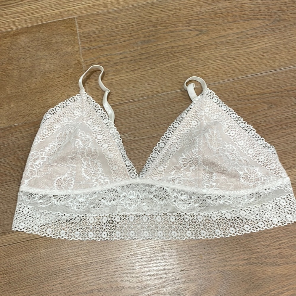 White lace bralette